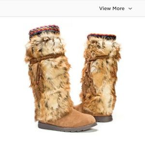 MUK LUKS ALL OVER FUR BOOTS SIZE 10